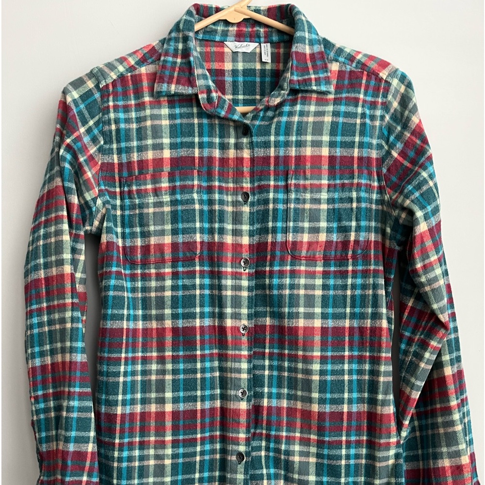 Women’s  Woolrich women’s 2 pockets pleated back button down shirt
